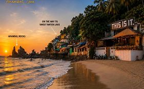 This Is It Stays - Beach View Rooms & Huts